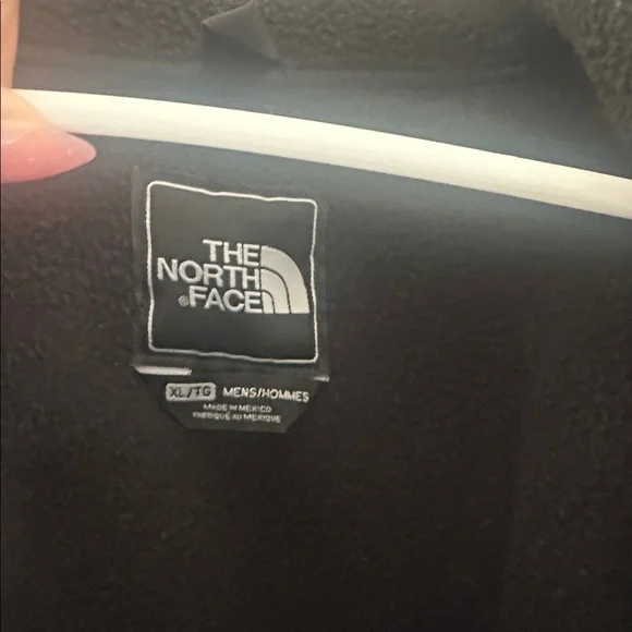 The North Face Black Full-Zip Jacket - Picture 2 of 3